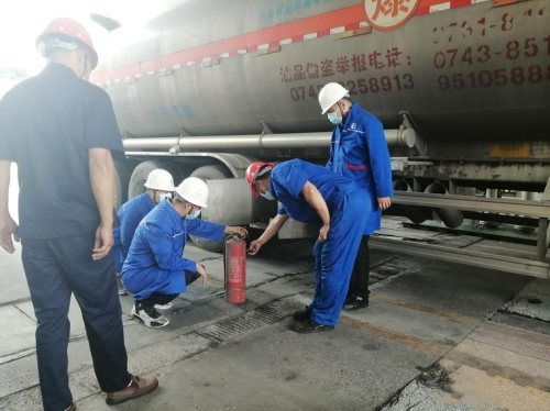 湘西石油公司积极做好成品油物流安全